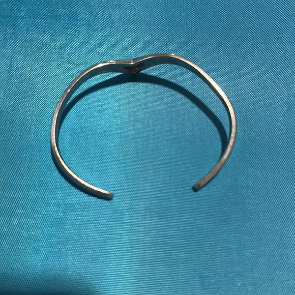 Avon Chevron Cuff Bracelet - Picture 4 of 4